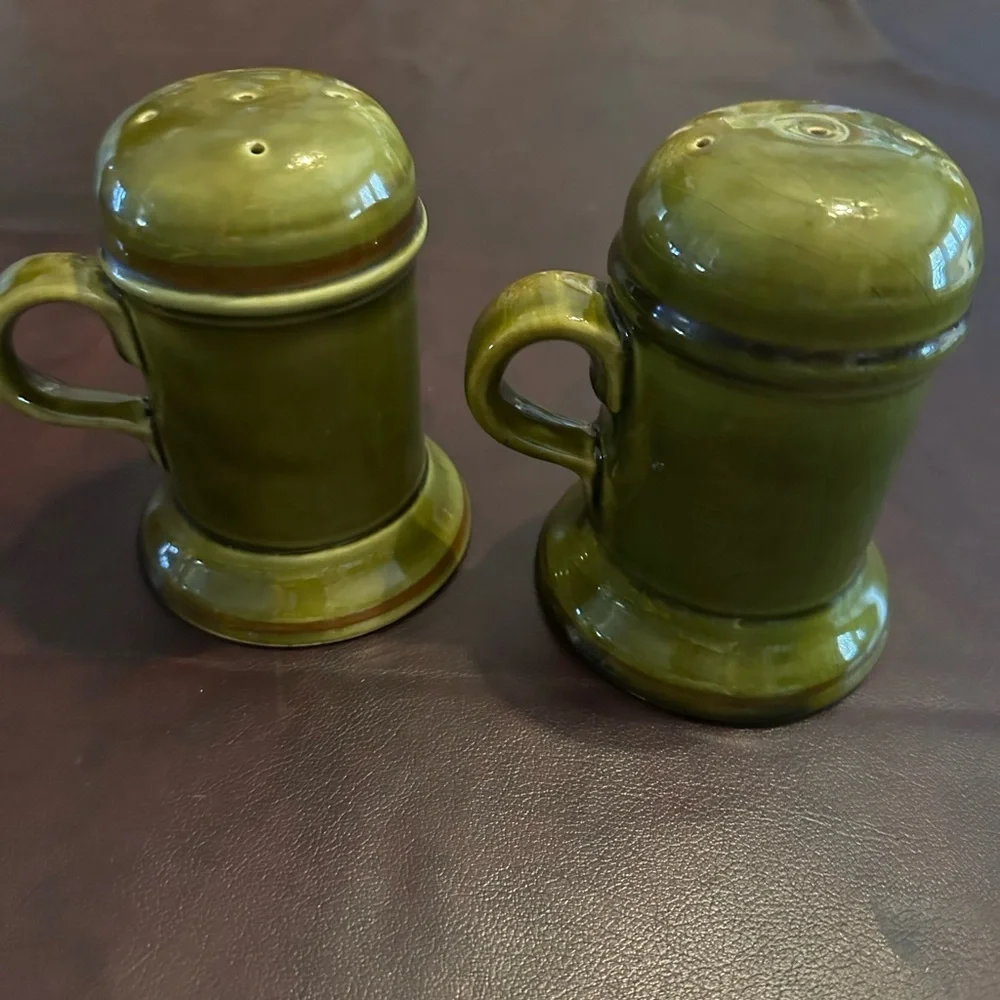 Vintage LA Pottery shakers